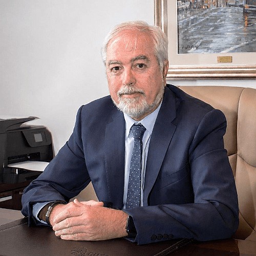 Mag. Fernando Barcia